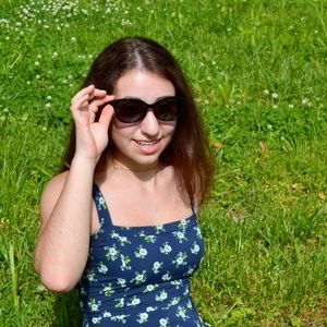 Meet your Posher, Julia